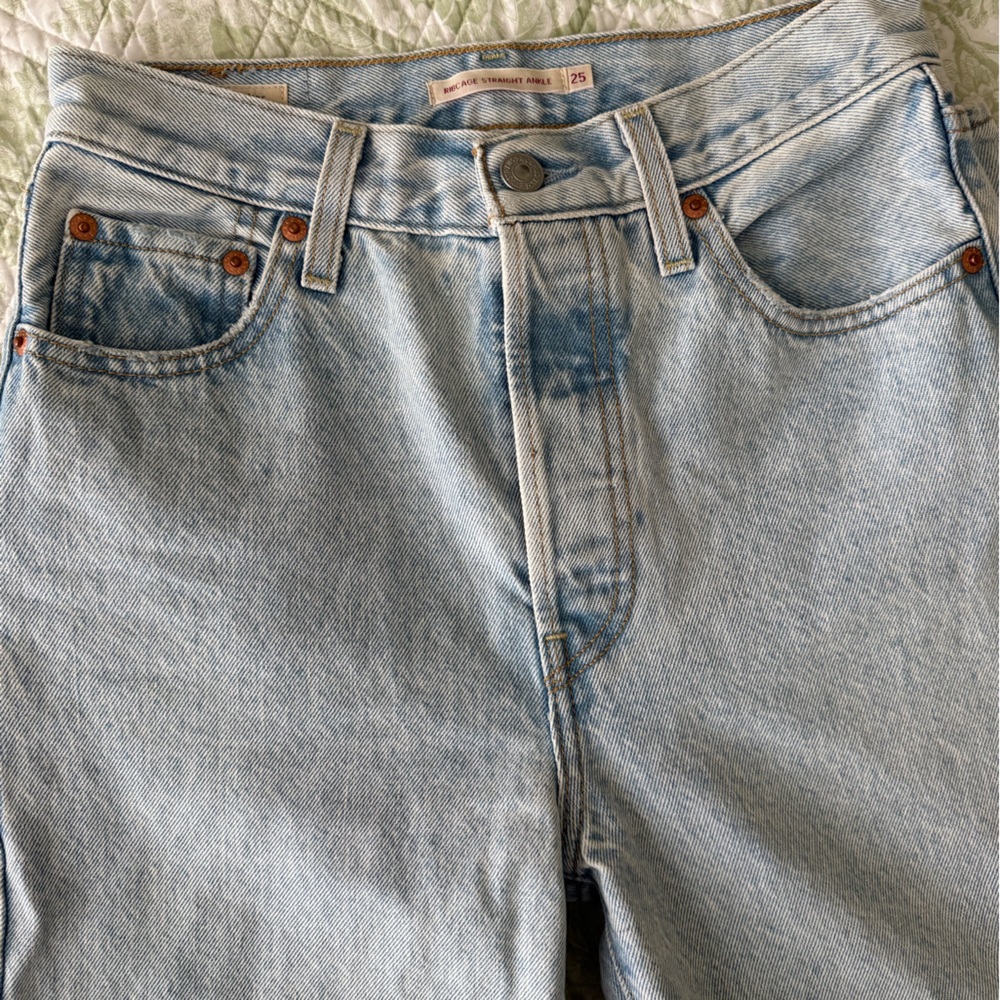 Levi’s Ribcage Ankle Blue Denim Jeans